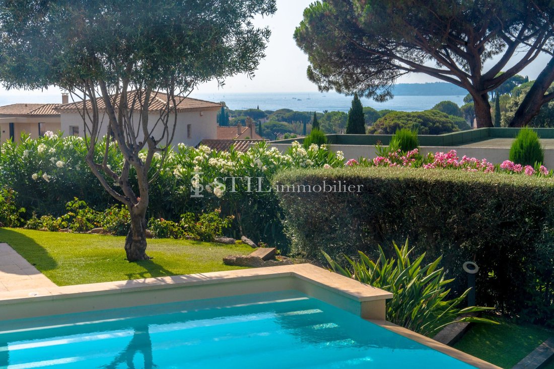 Villa in Ville-Les Saquedes-Le Bouillonnet, Sainte-Maxime, France 1 - 18520389