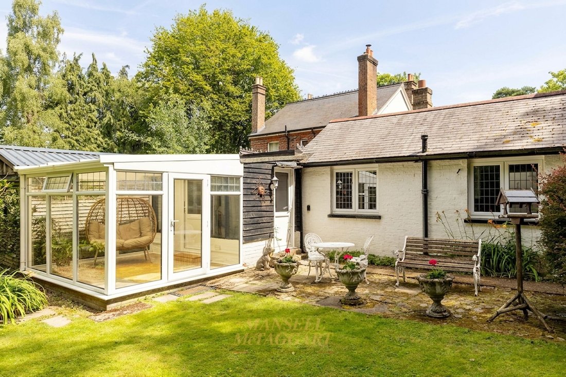 Bungalow in Edenbridge, England 2 - 18213521