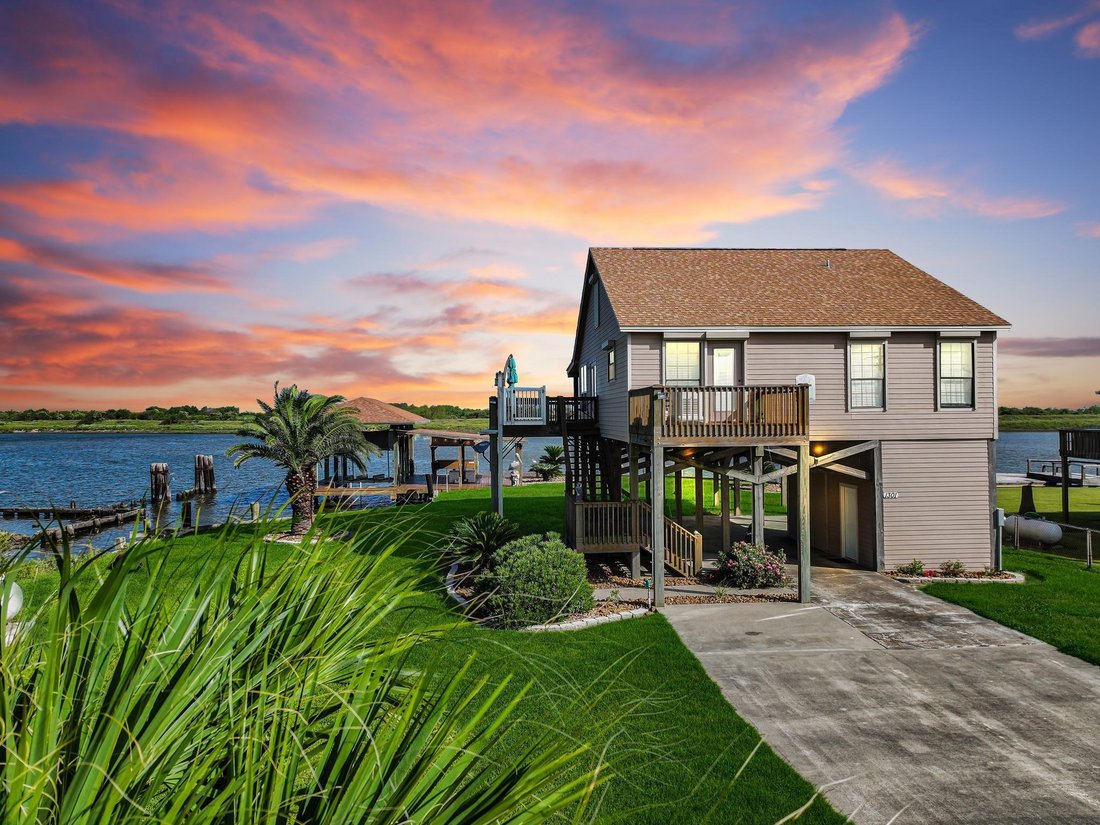 House in Bolivar Peninsula, Texas, United States 3 - 18515295
