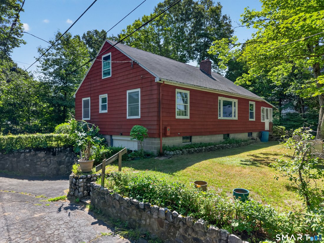Waterford, Connecticut, United States 5 - 18511183