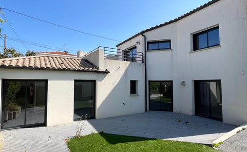 House in Olonne-sur-Mer, Les Sables-d'Olonne, France 1