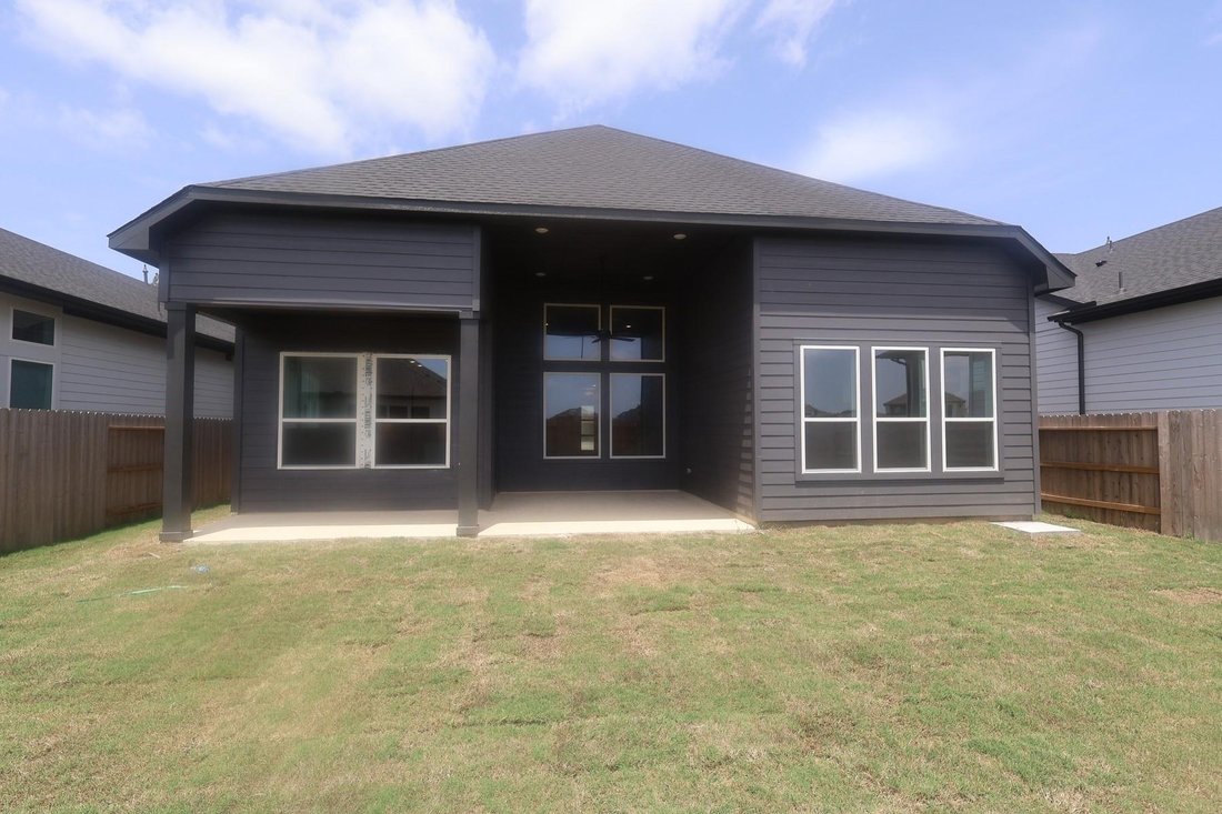 House in Conroe, Texas, United States 3 - 17632778