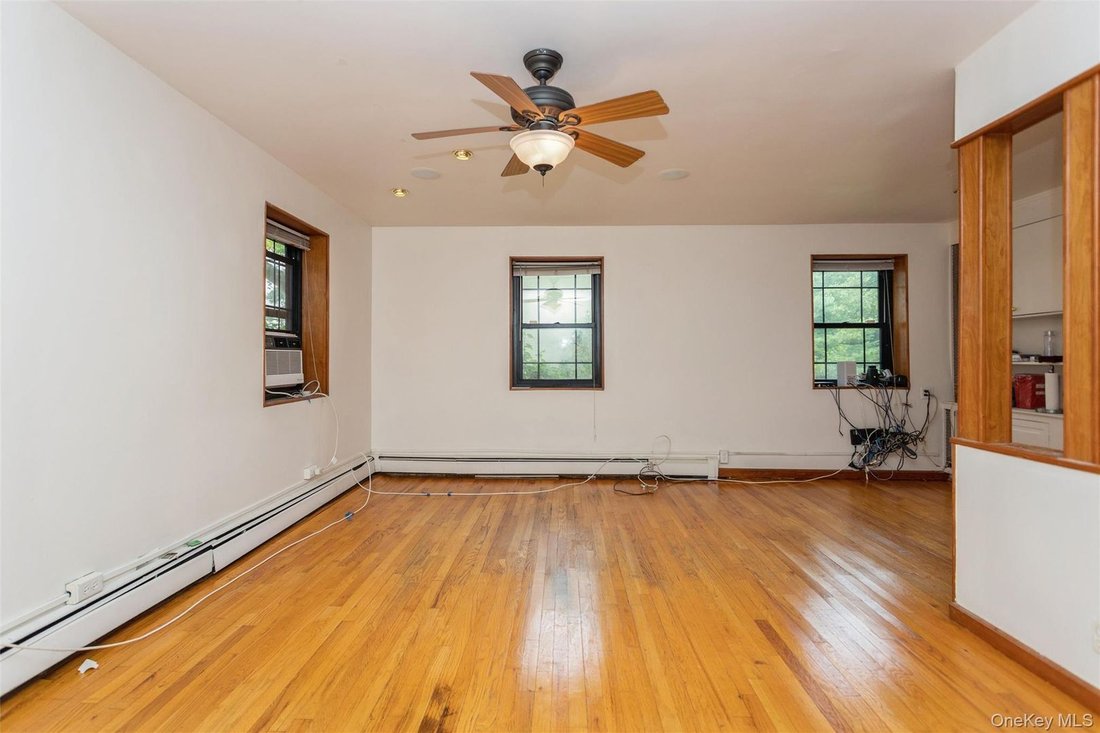 Co Op in Eastchester, New York, United States 5 - 18426036