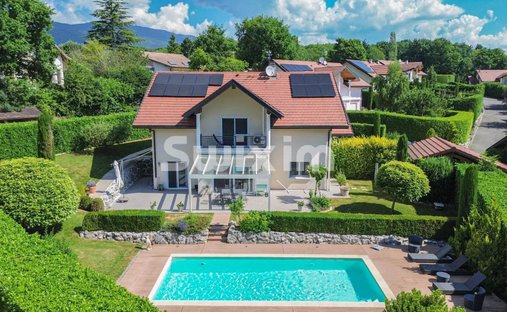 House in Divonne-les-Bains, Auvergne-Rhône-Alpes, France 1