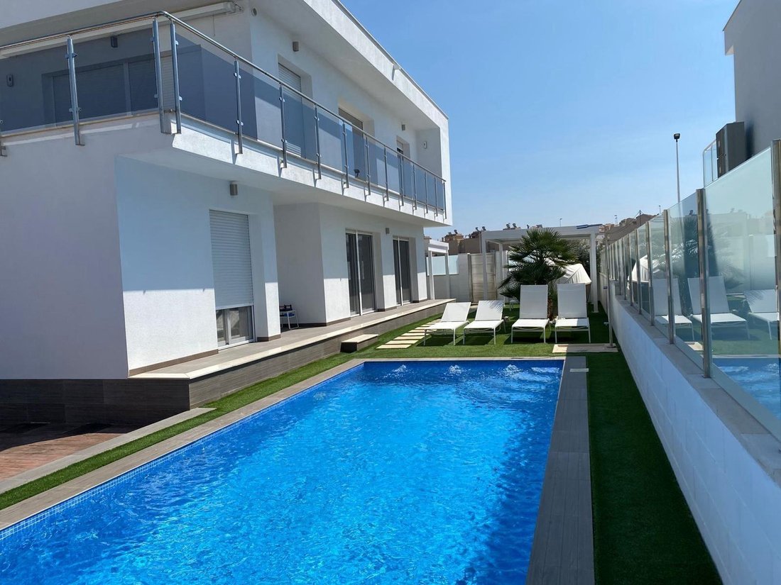 Chalet in Santa Pola, Valencian Community, Spain 2 - 18515062