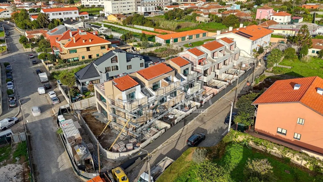 Townhouse in Sao Felix da Marinha, Porto District, Portugal 5 - 17080964