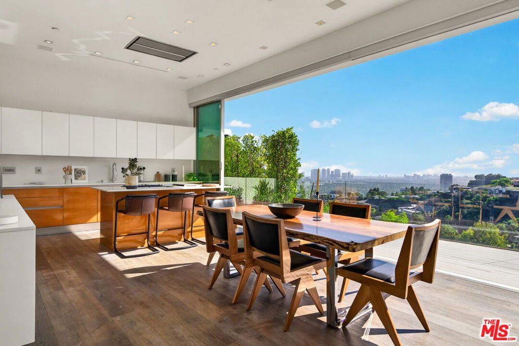 House in Los Angeles, California, United States 4 - 18501898