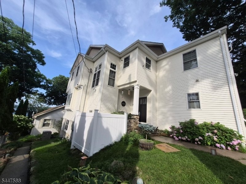 House in Hopatcong, New Jersey, United States 4 - 18499771