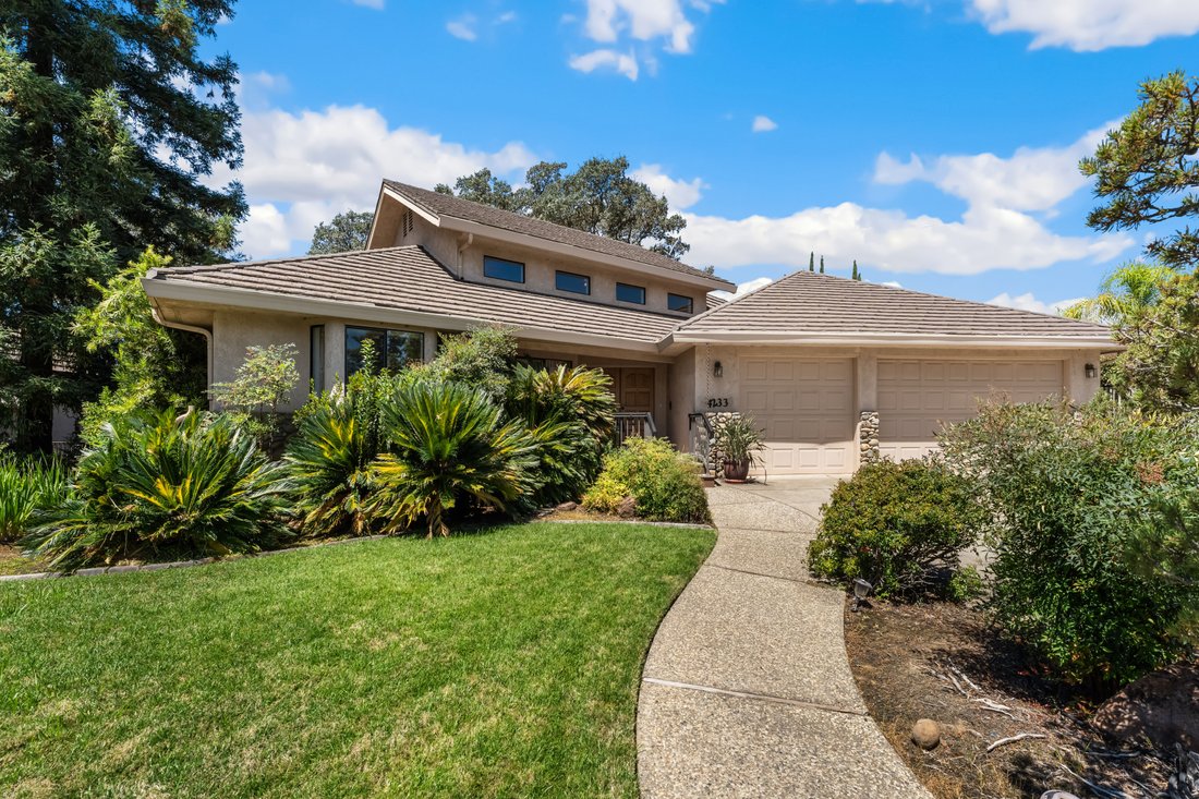 Fair Oaks, California, United States 1 - 18516818