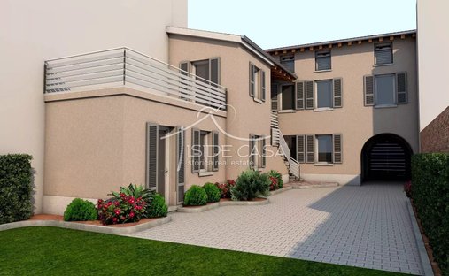 House in Historic Center, Mantua, Lombardy 1
