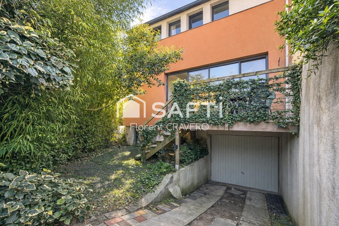 House in Arrondissement of Bobigny, Ile-de-France, France 1 - 18516959