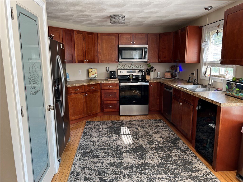 House in Warwick, Rhode Island, United States 2 - 18487896