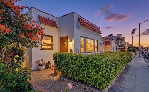 House in Signal Hill, California, United States 1