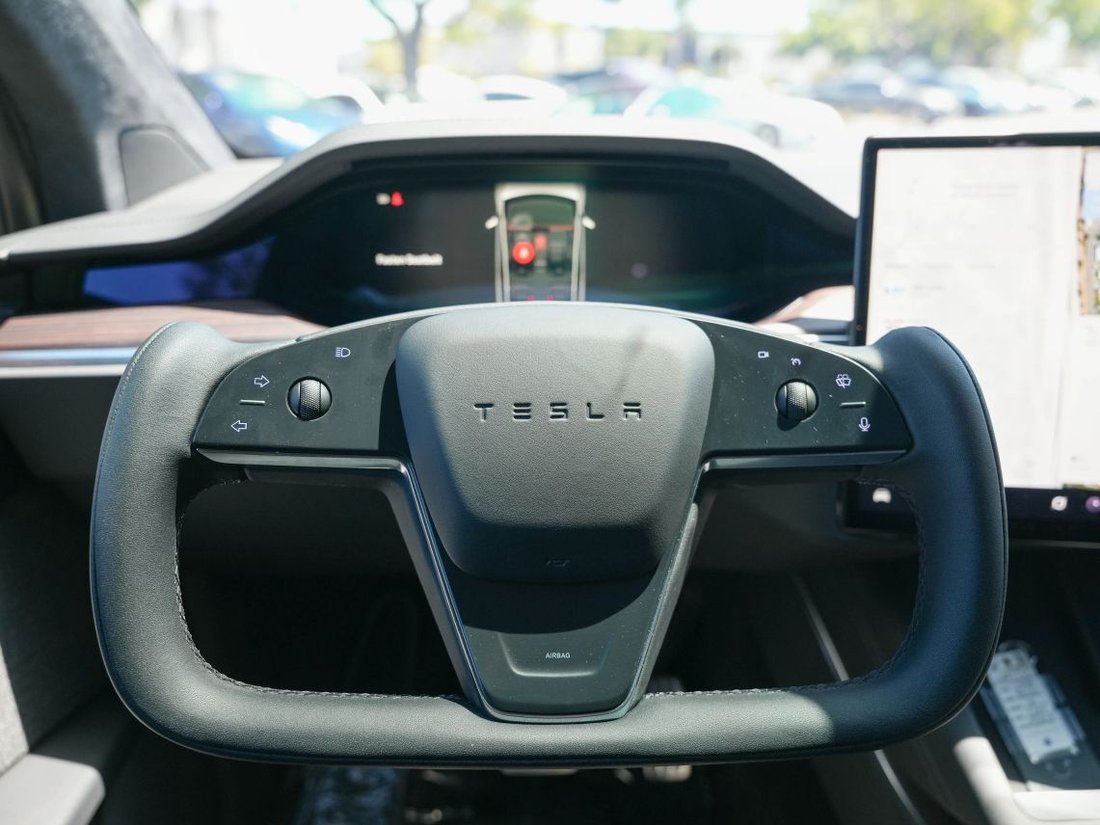 Suv in Costa Mesa, CA, United States 5 - 18489073