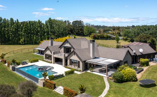 House in Coatesville, Auckland, New Zealand 1