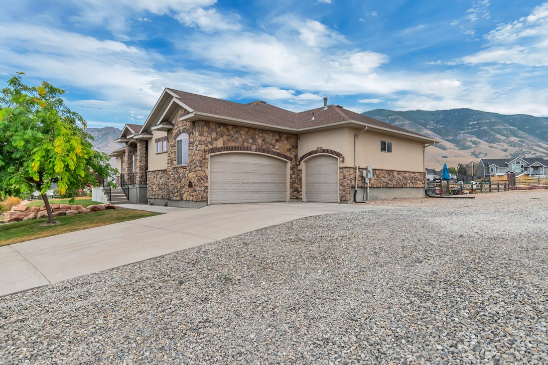 House in Erda, Utah, United States 4 - 18510910