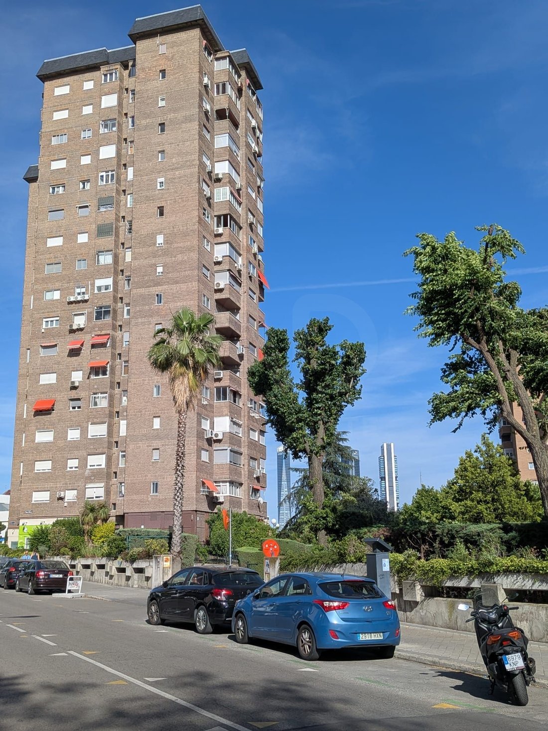 Apartment in Fuencarral-El Pardo, Madrid, Spain 4 - 18130863