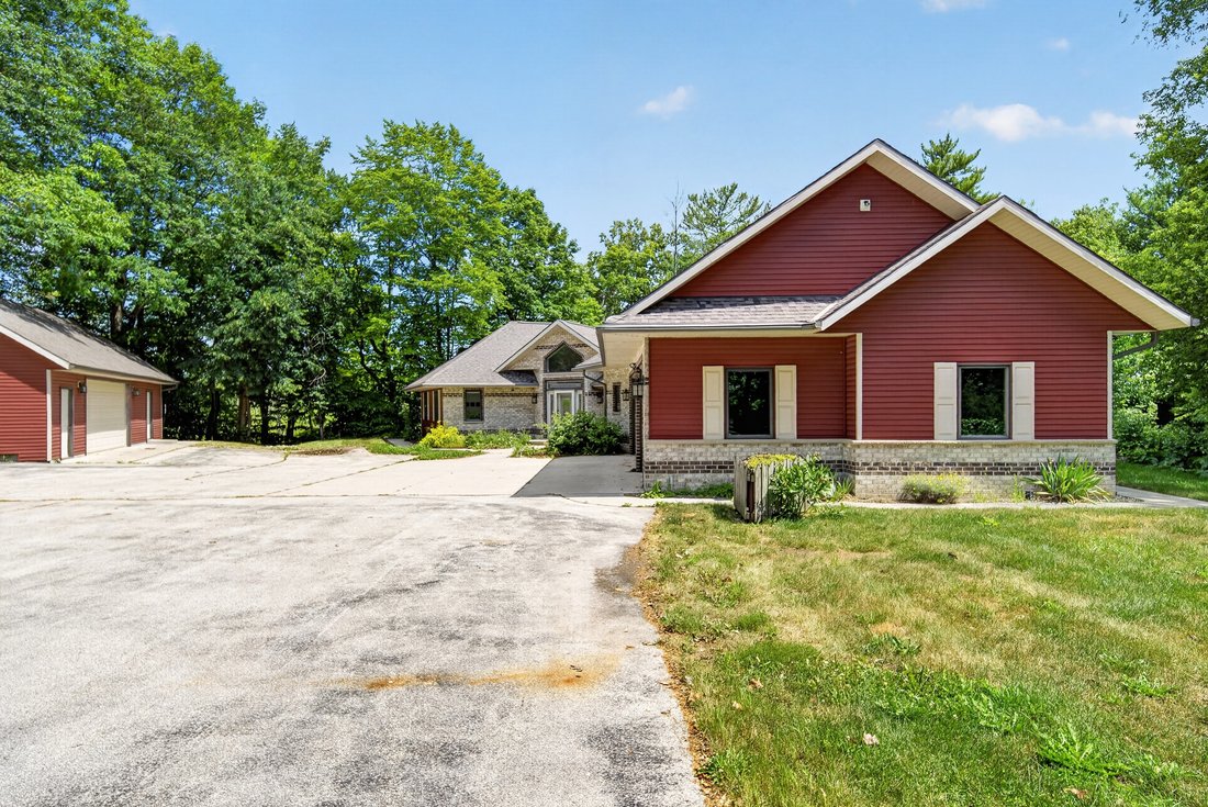House in Sheboygan Falls, Wisconsin, United States 3 - 18510052