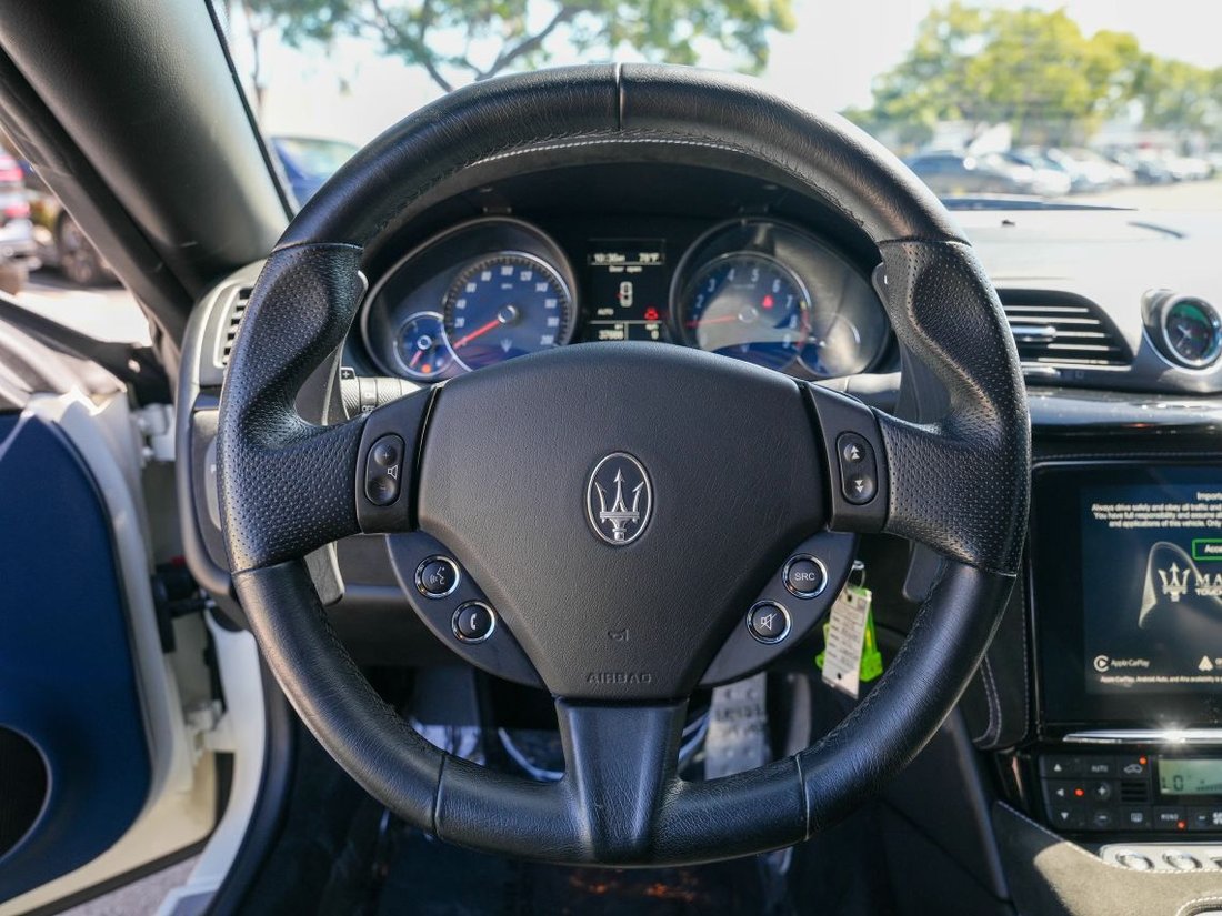 Cabriolet in Costa Mesa, CA, United States 5 - 18371628