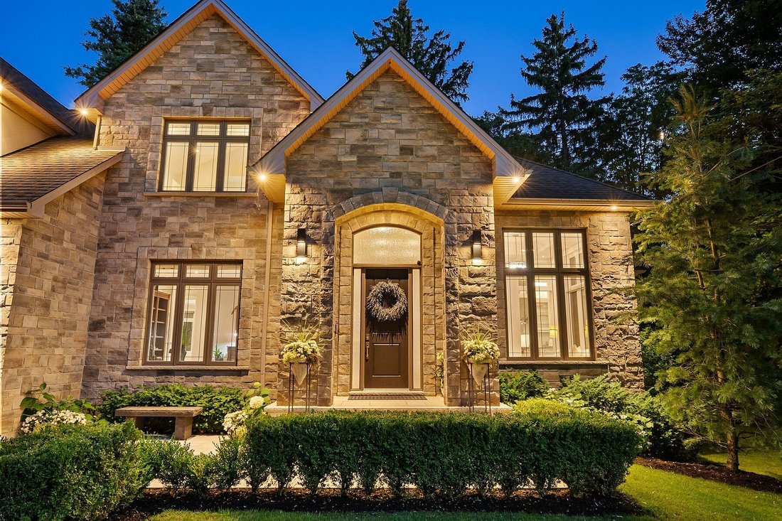 House in Hamilton, Ontario, Canada 3 - 18510585