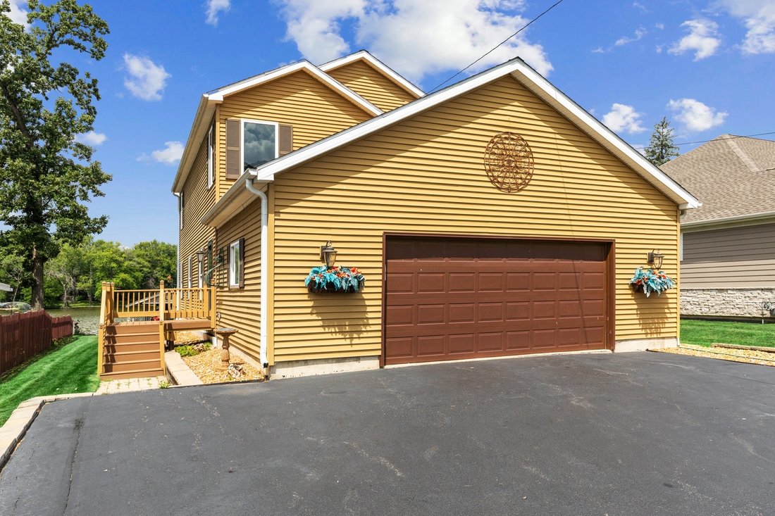 House in Johnsburg, Illinois, United States 1 - 18515128