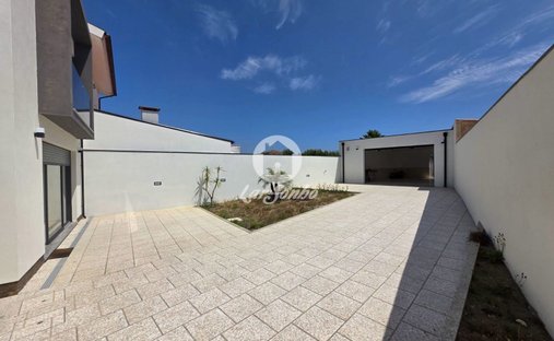Townhouse in Aver-o-Mar, Amorim e Terroso, Porto District, Portugal 1