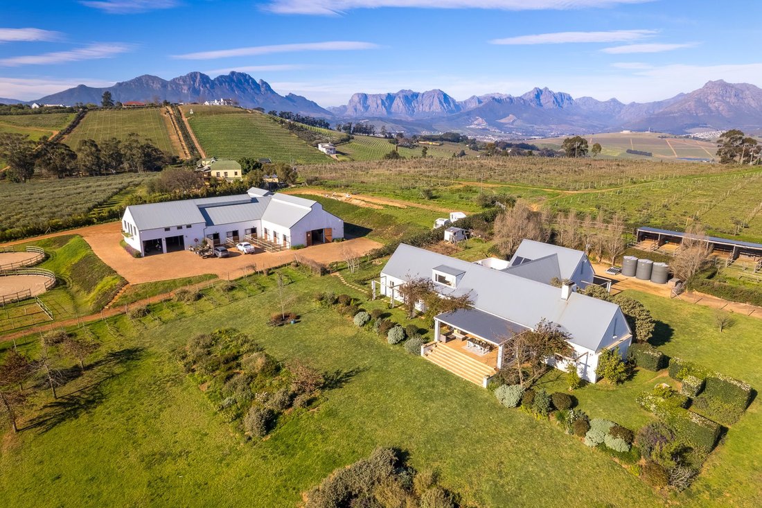 Farm Ranch in Brackenfell South, Cape Town, South Africa 1 - 18514396