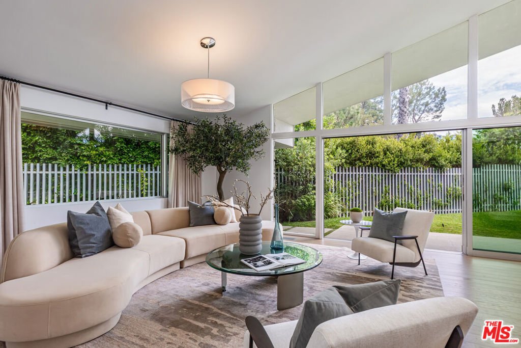House in Los Angeles, California, United States 3 - 18511088