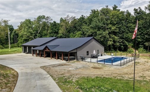 House in Uhrichsville, Ohio, United States 1