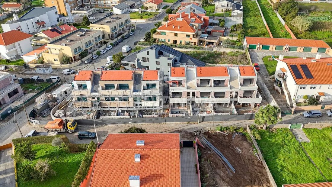 Townhouse in Espinho, Aveiro District, Portugal 1 - 17079950
