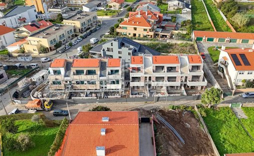 Townhouse in Espinho, Aveiro District, Portugal 1
