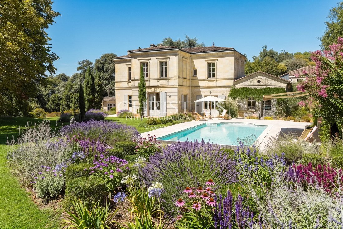Estate in Coteaux, Floirac, France 1 - 18050263