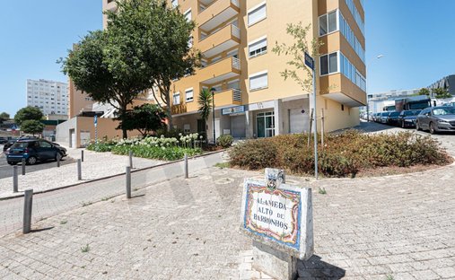 Apartment in Carnaxide e Queijas, Lisbon, Portugal 1