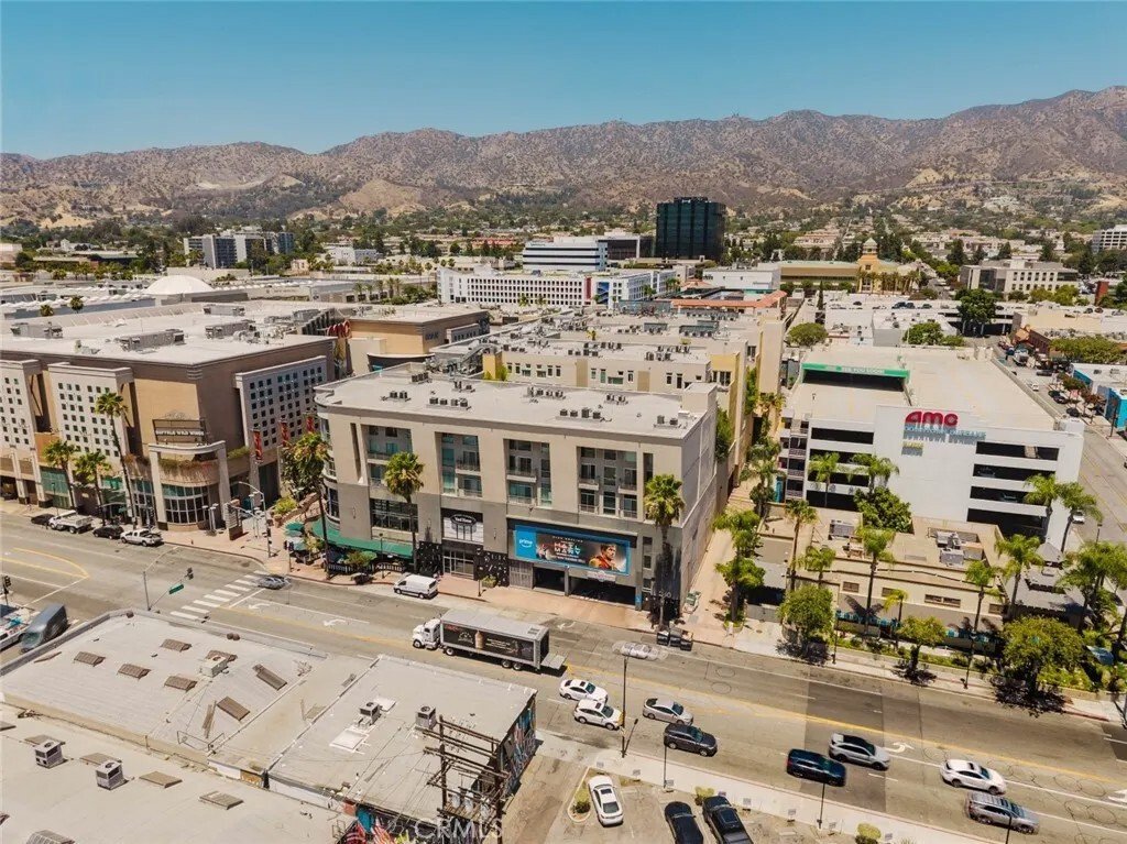 Townhouse in Burbank, California, United States 4 - 18513071