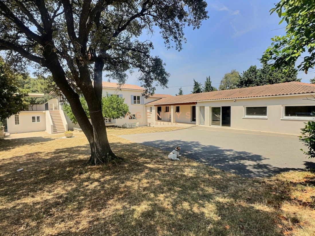 Country House in Saint-Chamas, Provence-Alpes-Côte d'Azur, France 4 - 18514664
