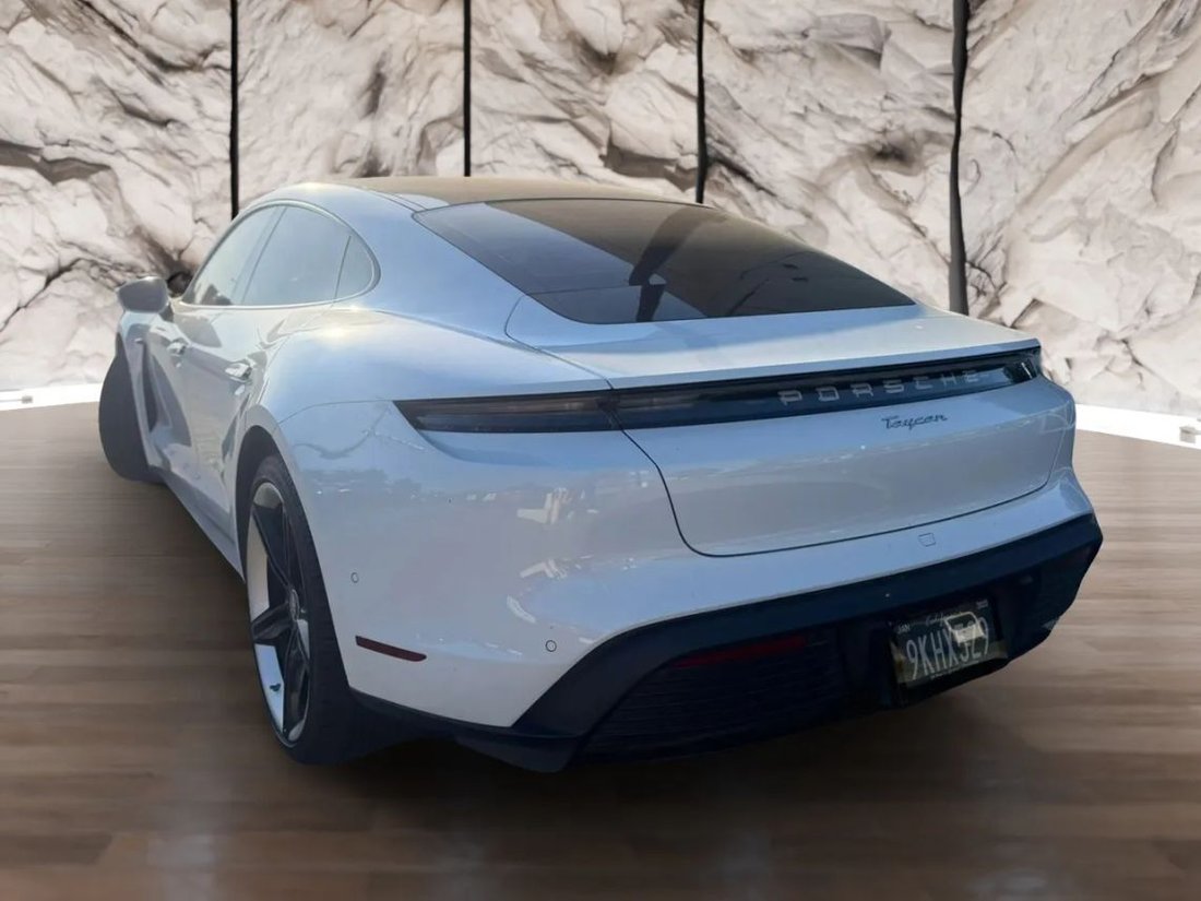 Sedan in Chino, CA, United States 5 - 18509750