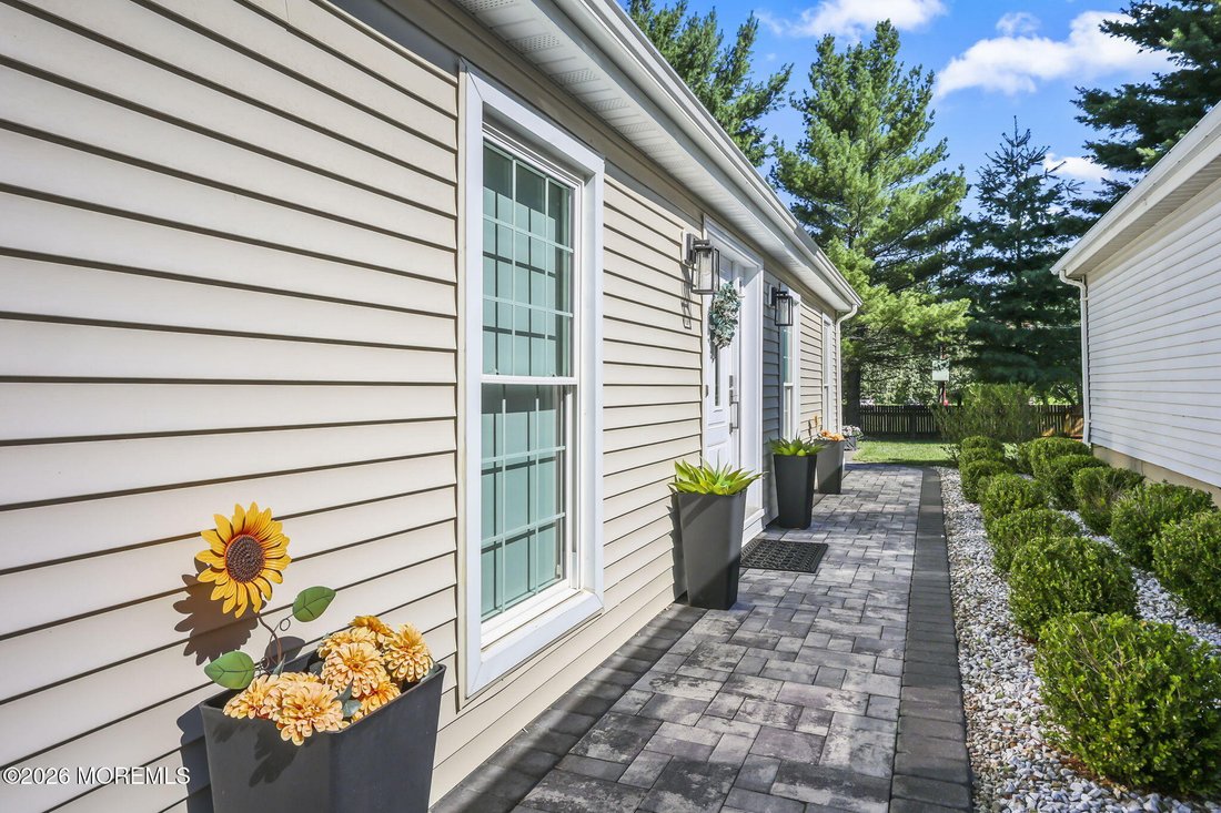 Condo in Freehold Township, New Jersey, United States 4 - 18508112