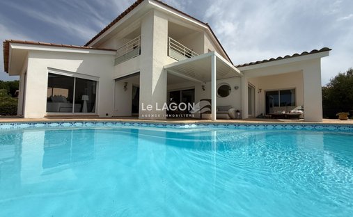 Villa in Saint-Cyprien, Occitania, France 1