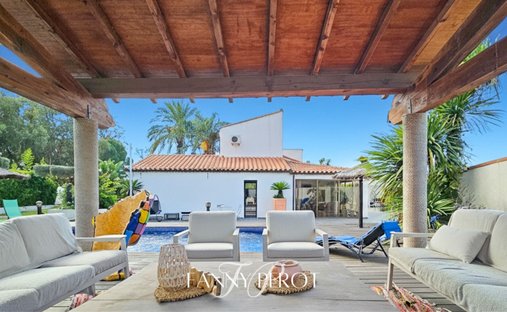 Villa a Saint-Cyprien, Occitania, Francia 1
