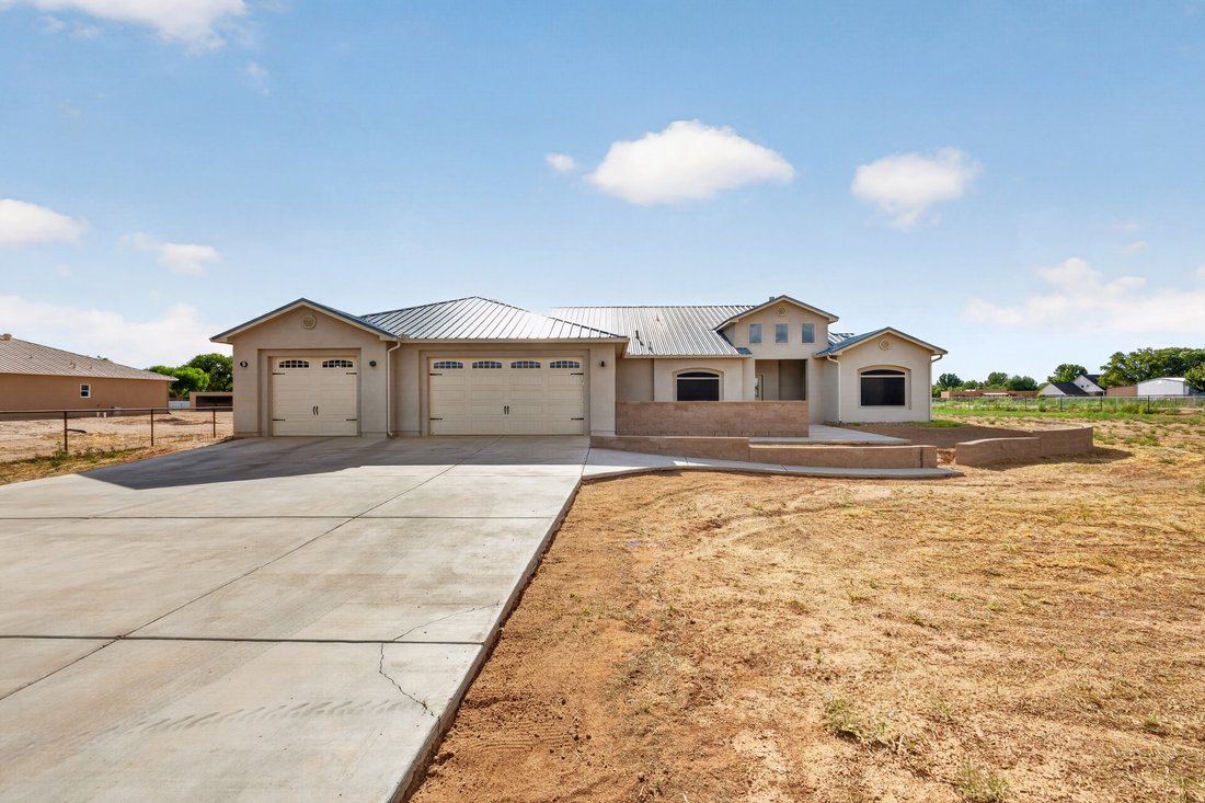 House in Los Lunas, New Mexico, United States 2 - 18509438