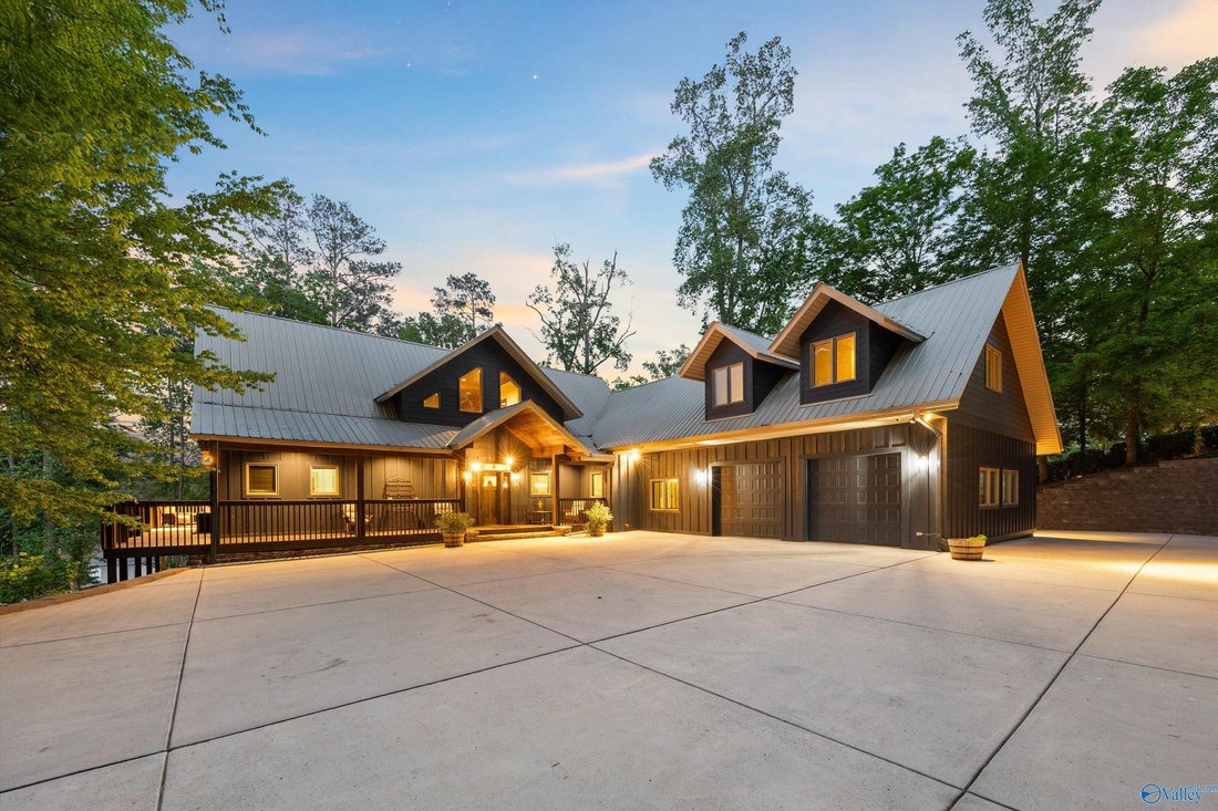 House in Scottsboro, Alabama, United States 1 - 18514379
