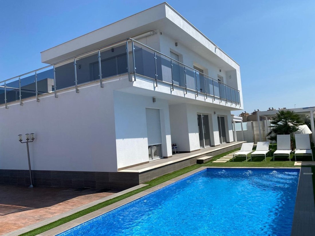 Chalet in Santa Pola, Valencian Community, Spain 1 - 18515062