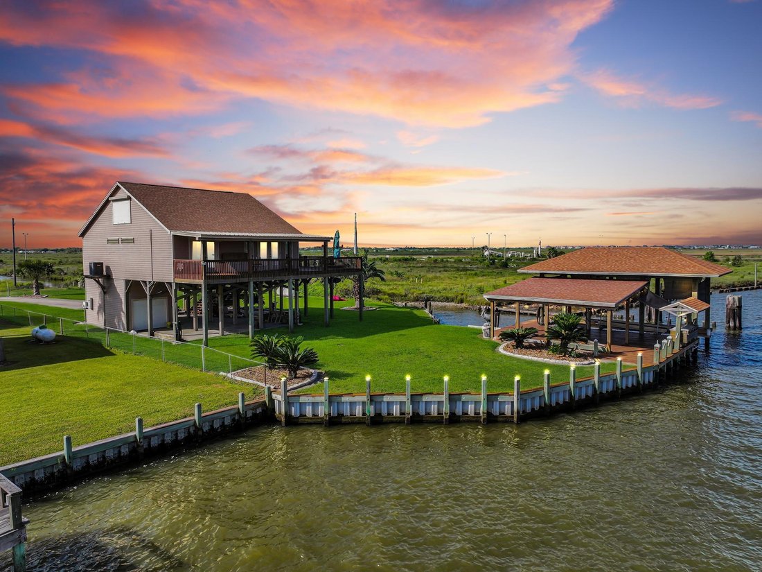 House in Bolivar Peninsula, Texas, United States 1 - 18515295