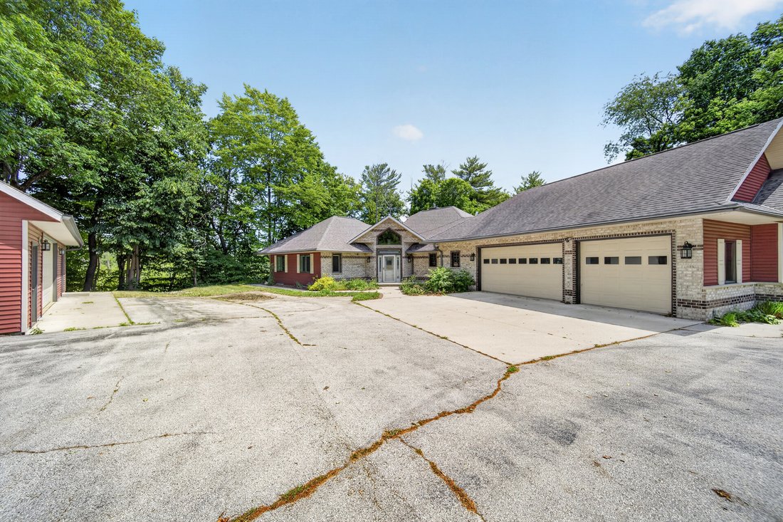 House in Sheboygan Falls, Wisconsin, United States 5 - 18510052