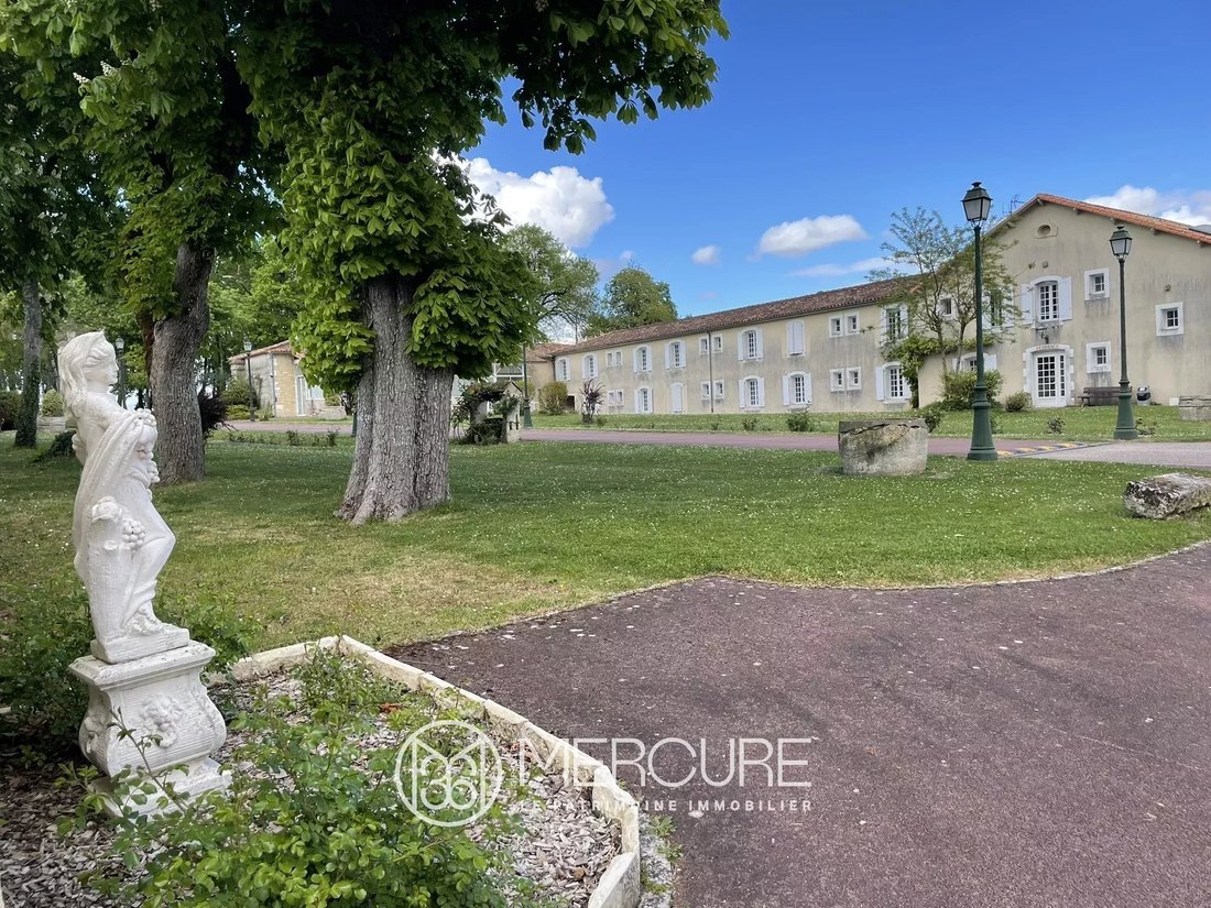 Estate in Niort, Nouvelle-Aquitaine, France 3 - 18509601
