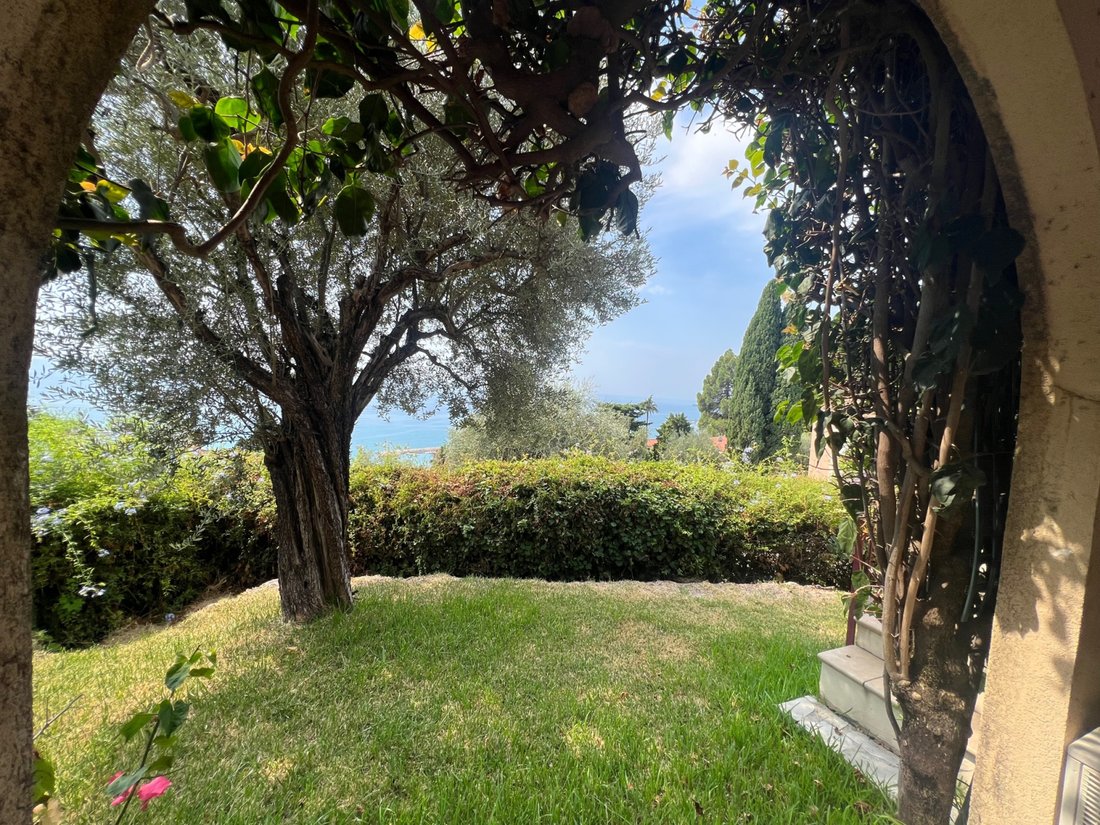 Villa in Menton, Provence-Alpes-Côte d'Azur, France 3 - 18511570