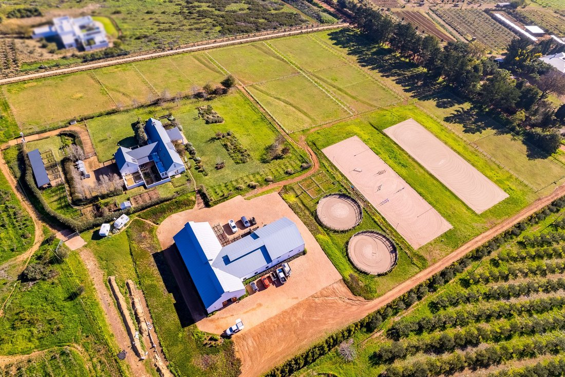 Farm Ranch in Brackenfell South, Cape Town, South Africa 2 - 18514396
