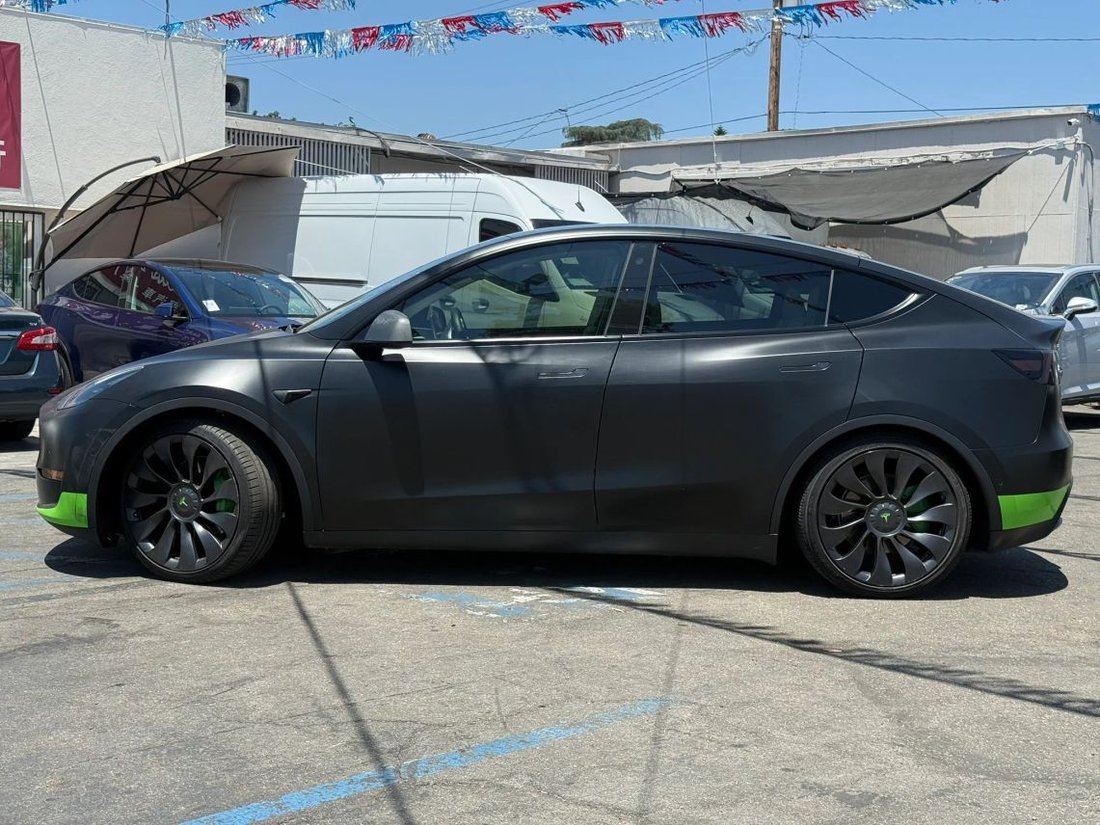 Suv in El Monte, CA, United States 2 - 18464911