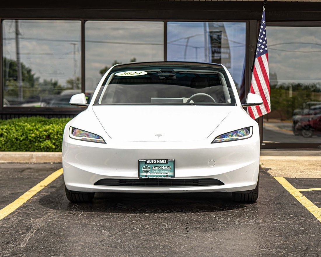 Sedan in Frankfort, IL, United States 2 - 18515826