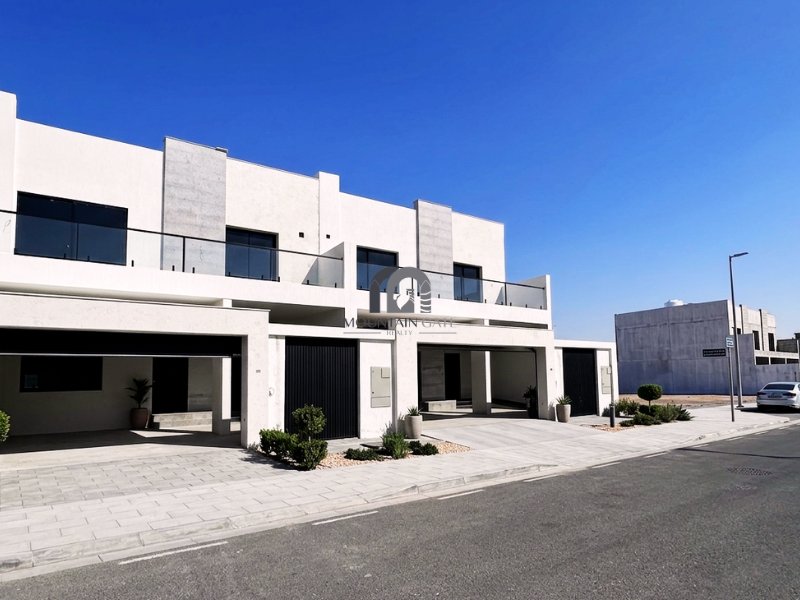Townhouse in Al Ruwaidat Suburb, Sharjah Emirate, United Arab Emirates 1 - 18509602